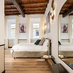 Pantheon 1 Bed & Breakfast 4*